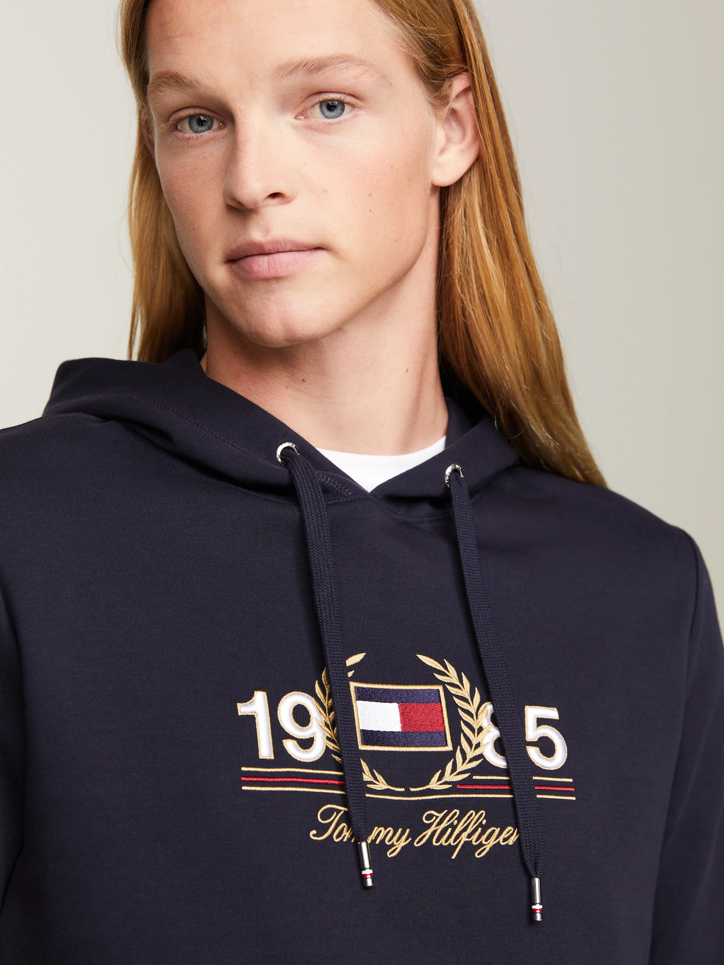 Chest Logo Embroidery Drawstring Hoodie | Sweatshirts & Hoodies | Tommy Hilfiger