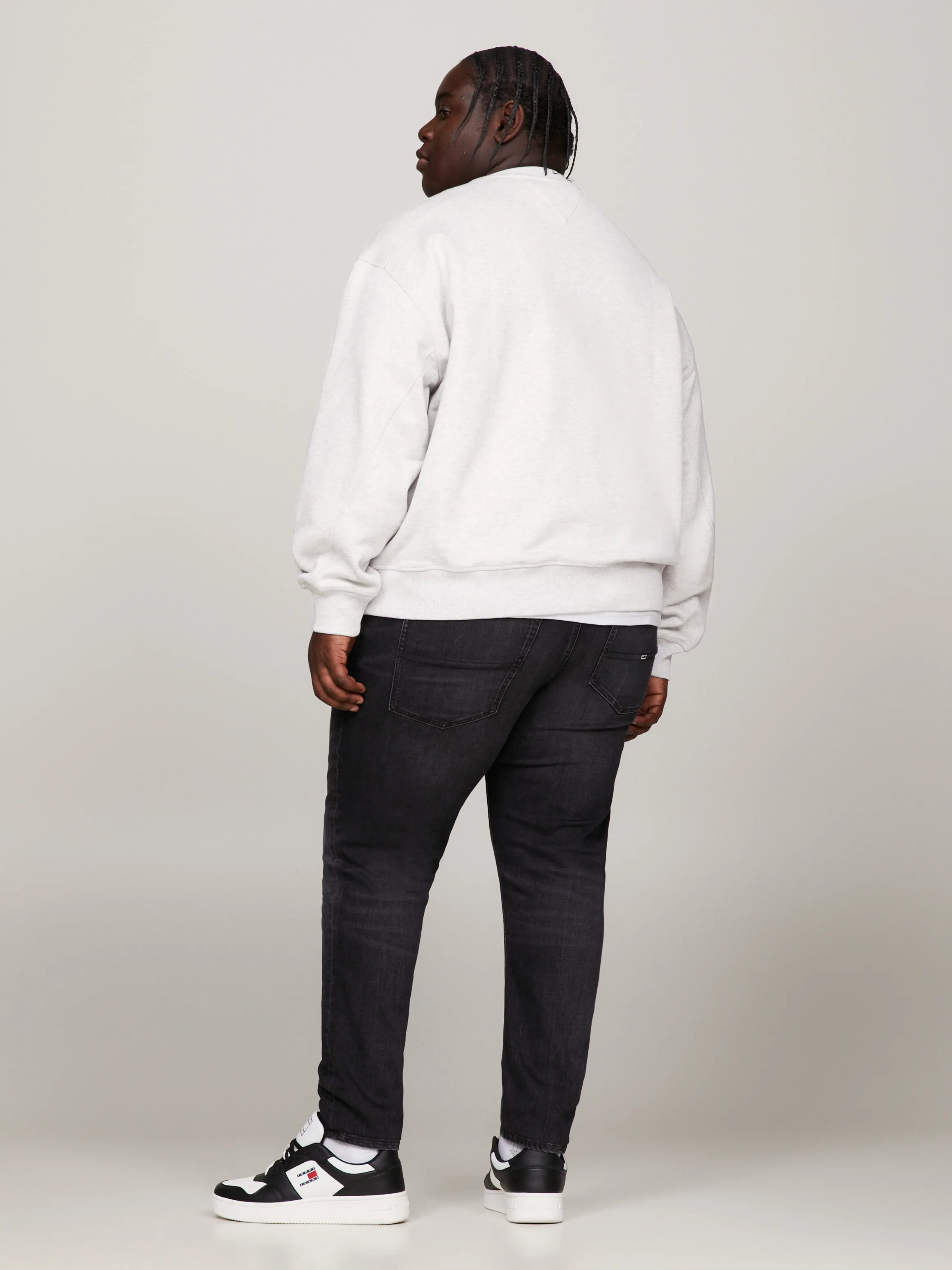 Classics Logo Boxy Fleece Sweatshirt | Sweatshirts & Hoodies | Tommy Jeans