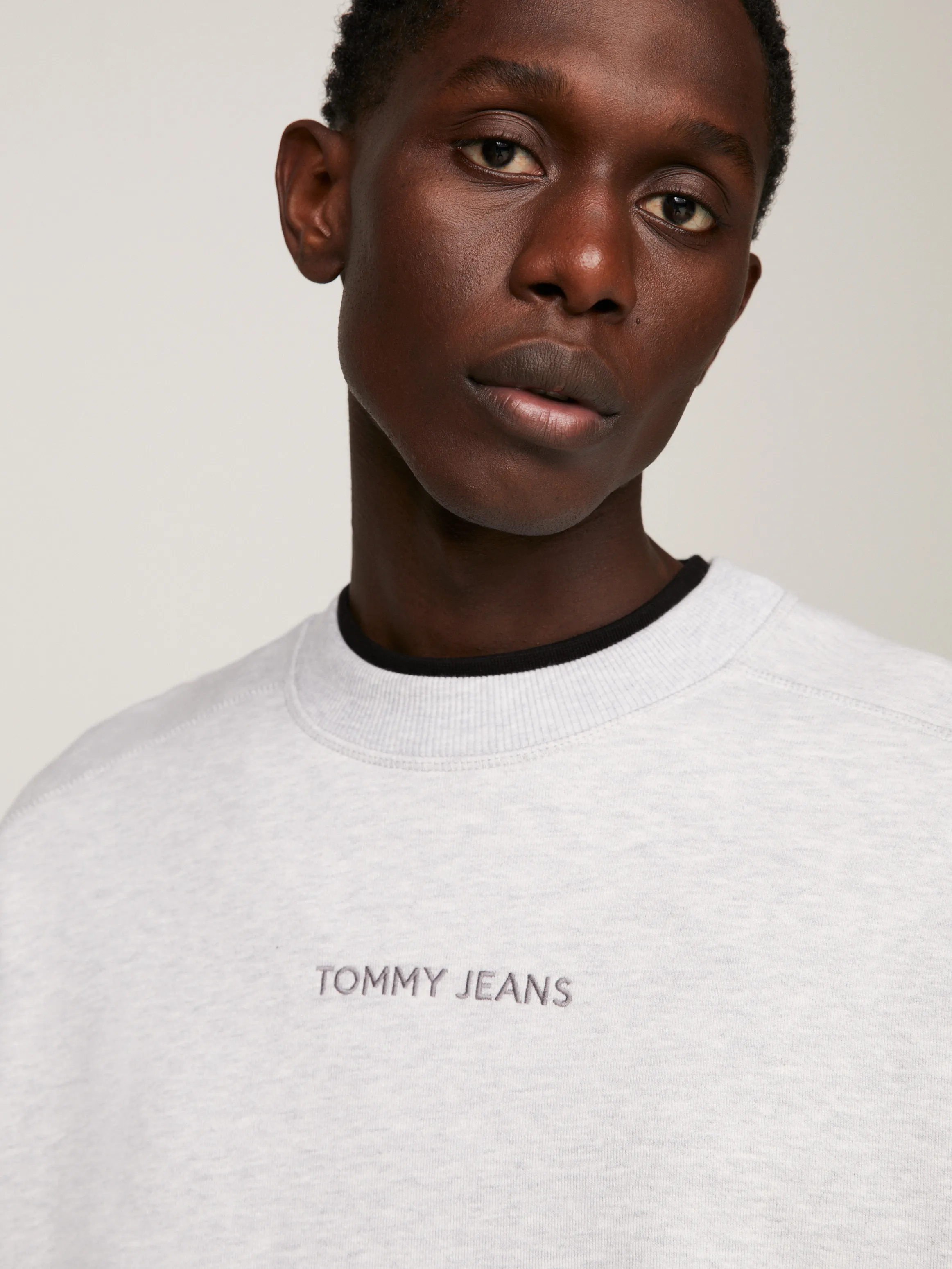 Classics Logo Boxy Fleece Sweatshirt | Sweatshirts & Hoodies | Tommy Jeans