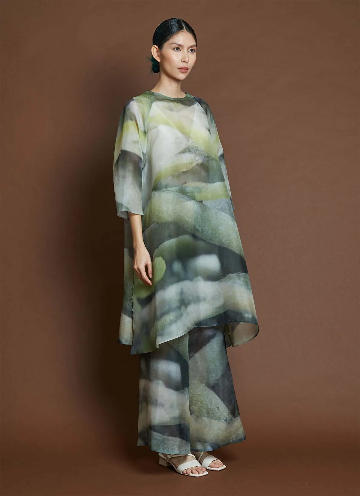 Shale Raglan Printed Organza Silk Side Slit Dress - Roots Print