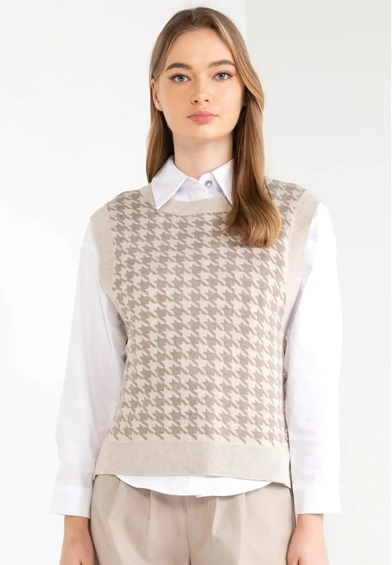 Side Button Details Houndstooth Knit Vest