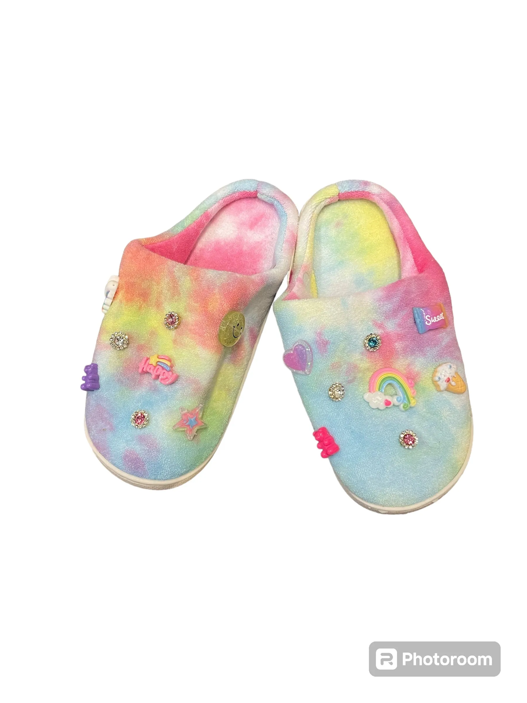 tie dye charm sliuppers