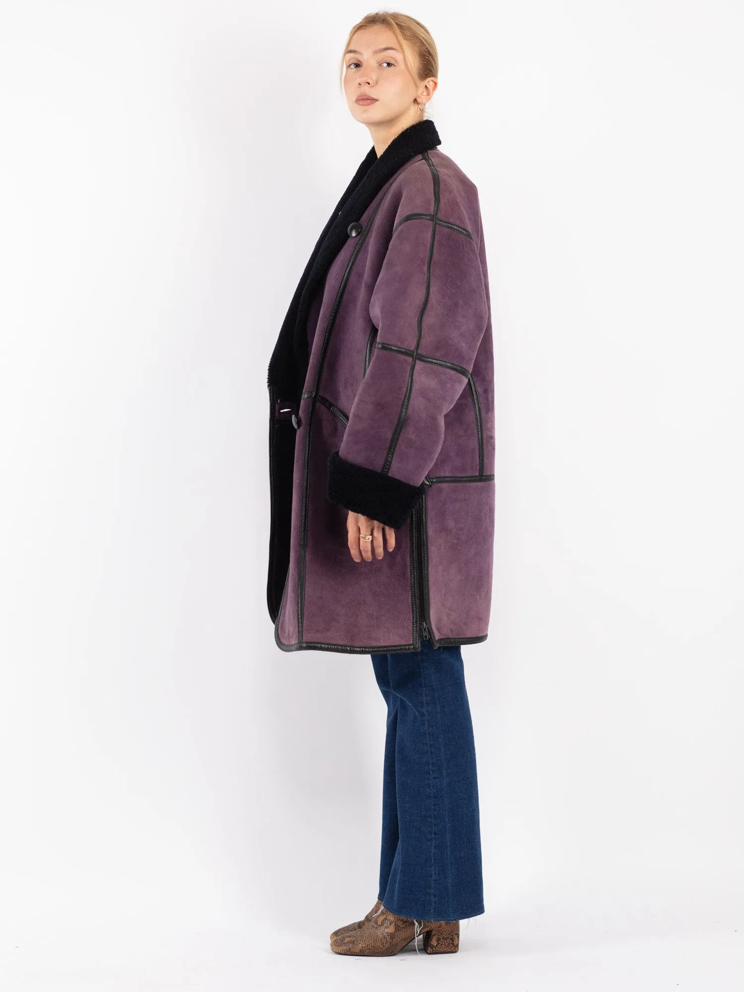 Vintage 80's Women Oversized Sheepskin Coat in Purple